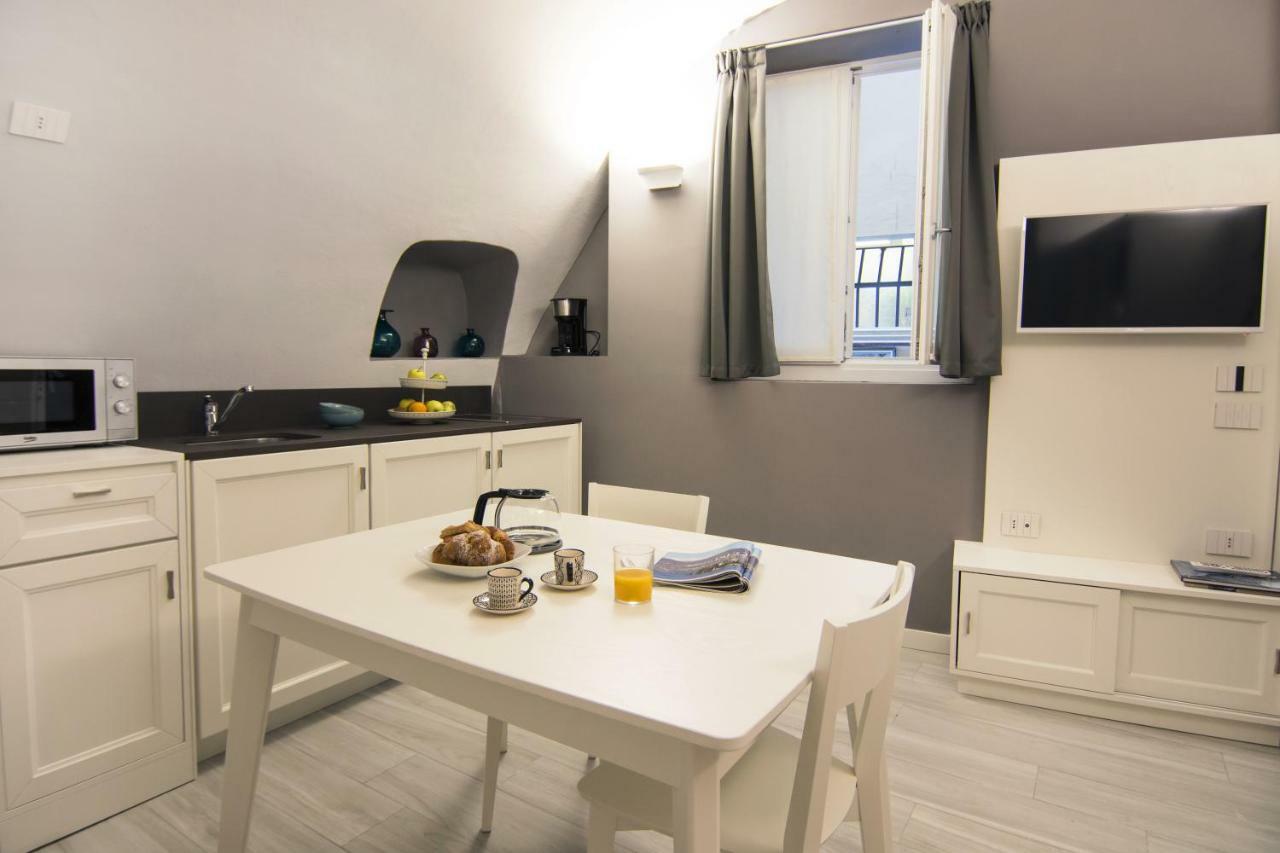 La Quadra Suites - Central Apartments In Iseo With Daily Housekeeping Eksteriør bilde