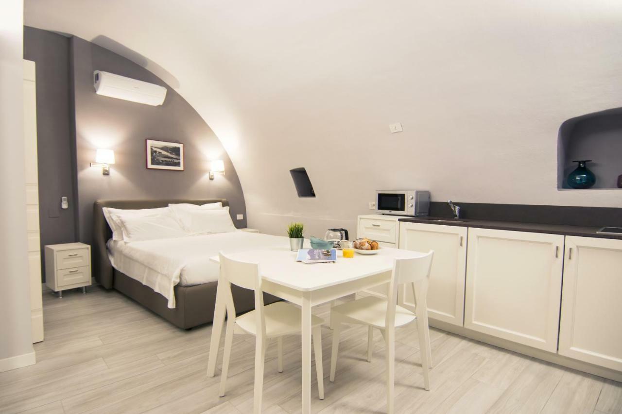 La Quadra Suites - Central Apartments In Iseo With Daily Housekeeping Eksteriør bilde