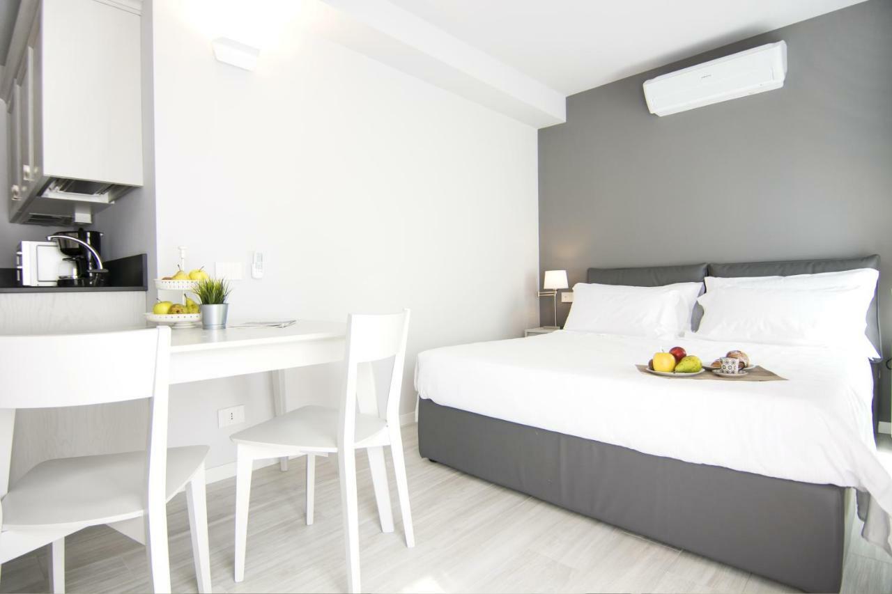 La Quadra Suites - Central Apartments In Iseo With Daily Housekeeping Eksteriør bilde