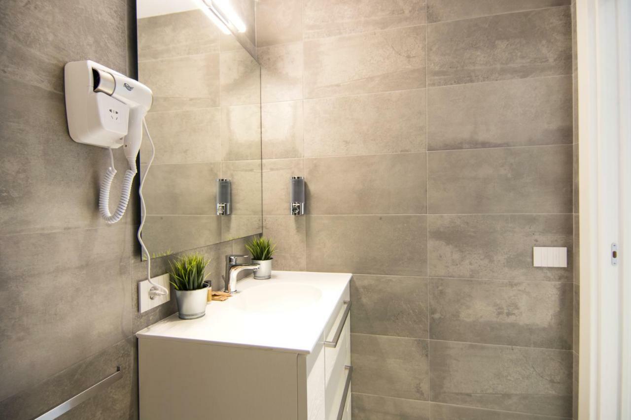 La Quadra Suites - Central Apartments In Iseo With Daily Housekeeping Eksteriør bilde