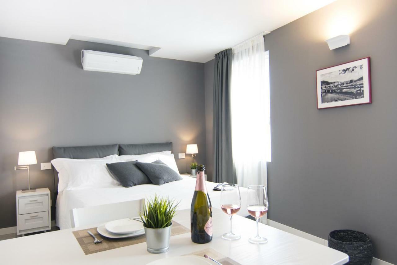 La Quadra Suites - Central Apartments In Iseo With Daily Housekeeping Eksteriør bilde