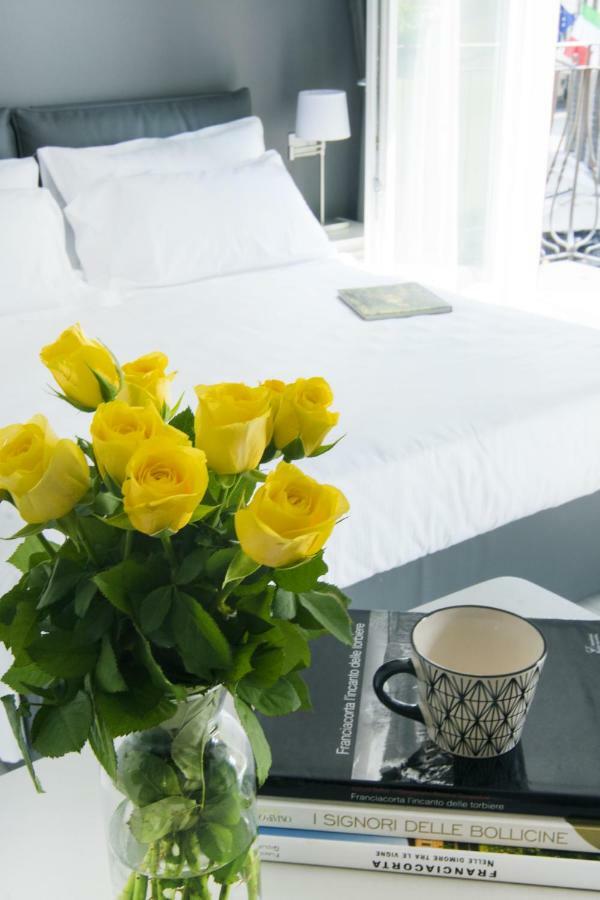 La Quadra Suites - Central Apartments In Iseo With Daily Housekeeping Eksteriør bilde