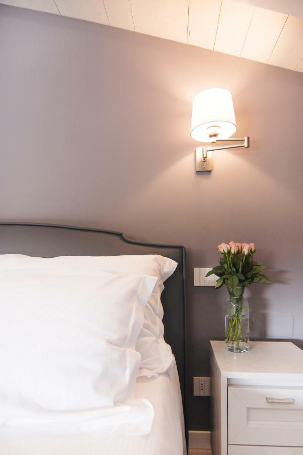 La Quadra Suites - Central Apartments In Iseo With Daily Housekeeping Eksteriør bilde