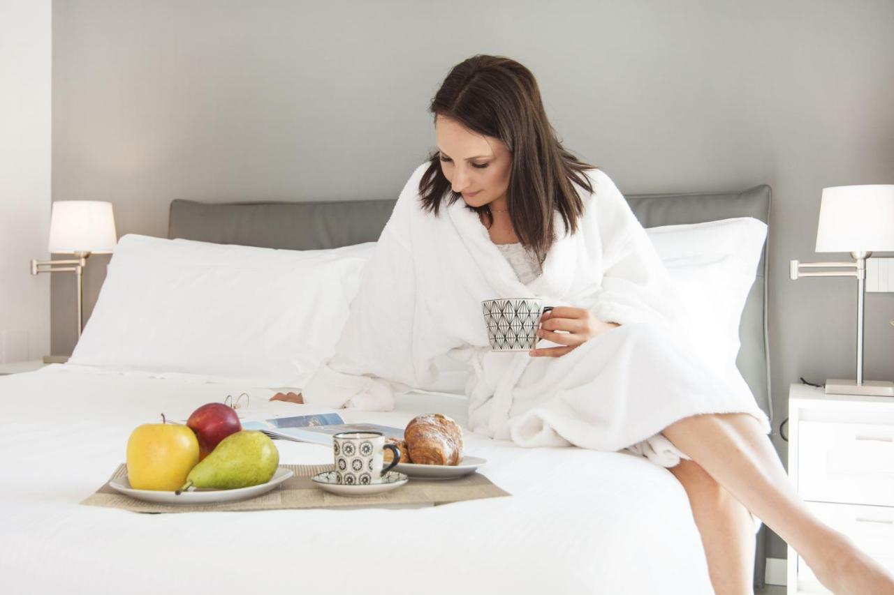 La Quadra Suites - Central Apartments In Iseo With Daily Housekeeping Eksteriør bilde